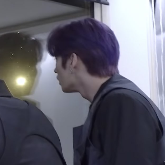 linoscookie's tweet photo. lee know: “cant we go greet them at least?” ☹️ https://t.co/WIO1OJZuzj