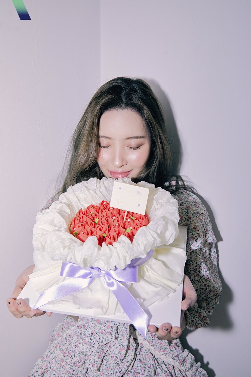 official_sunmi_'s tweet photo. [PHOTO]
　
미야네를 위한 Special Photo 공개!🎂
　
SUNMI Debut 15th Anniversary Original Photo는 [miya-ne Only]에서 확인하세요!💜
🔗 https://t.co/uwzyoNX4mK
　
#선미 #SUNMI #miyane
#SUNMI_Debut_15th_Anniversary https://t.co/klUXDrings