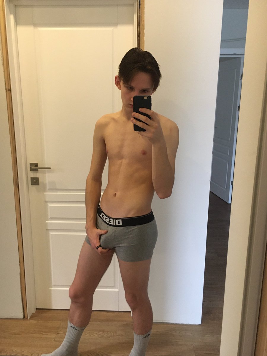 _Luke_xo_'s tweet photo. kinda lonely https://t.co/FWZoV3tnWA