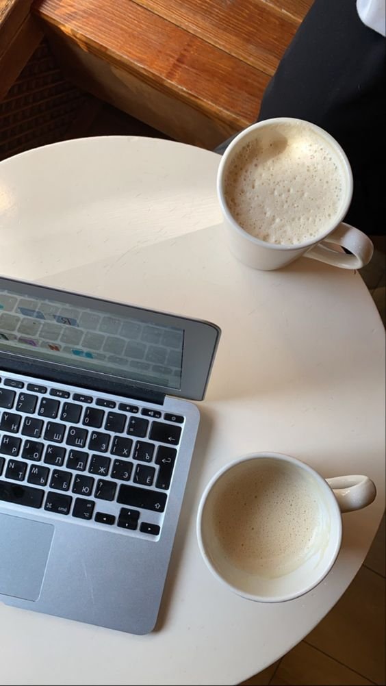 pagesandvibes's tweet image. work from home