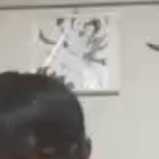 はじまざ、カドタさんの部屋後ろの壁に去年贈ったうちの描いた色紙貼られてるー(*`ω` *) 