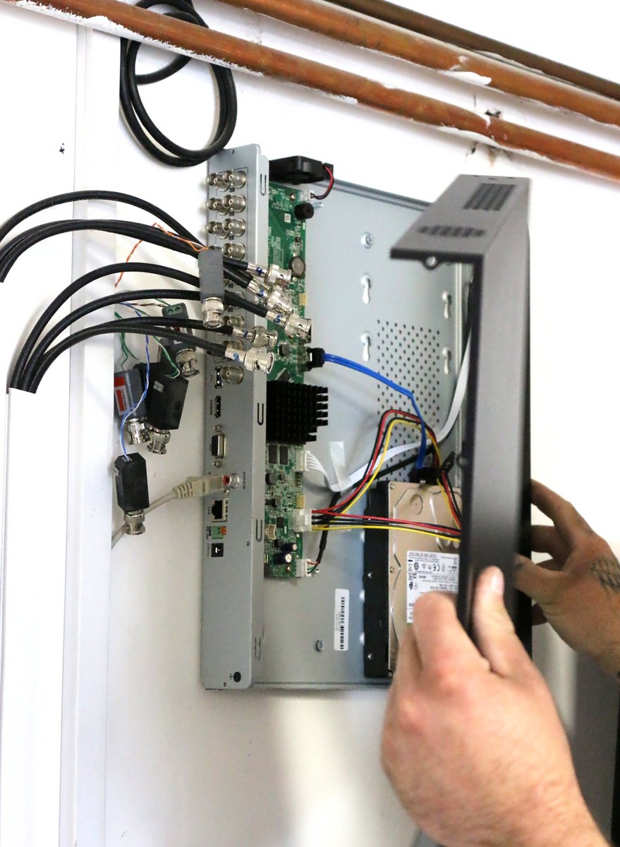 BridgesFire's tweet image. A replacement recorder issued to a customer to keep their CCTV systems working at their best all done and ready to go in under 15 minutes.
Contact us to discuss your fire and security needs on: 
📱01733 645645. 
📧info@bridgesfire.com