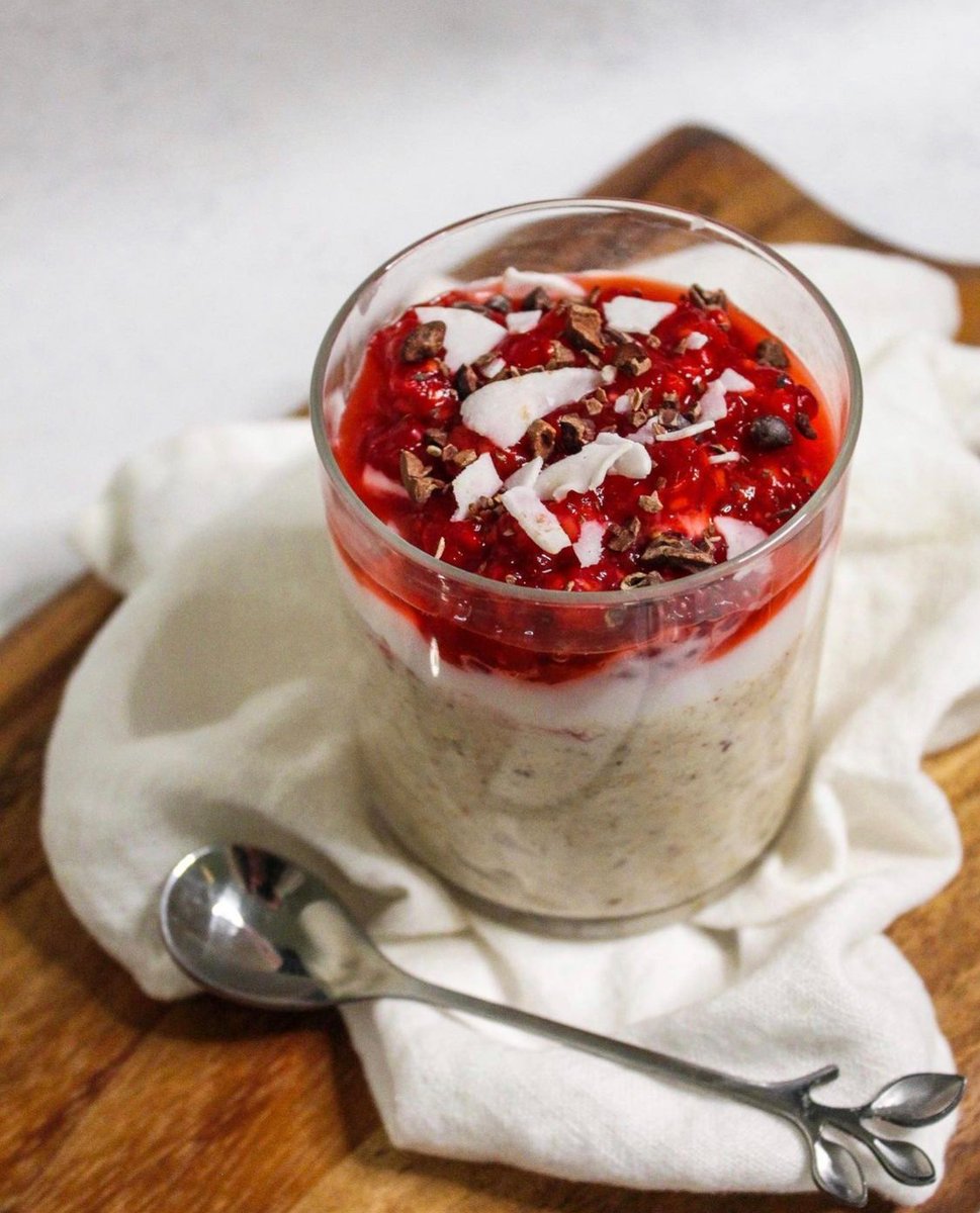 We just love this plant-powered Almond &amp; Raspberry Overnight Oats recipe from <a href="/what/">skidward</a>.katie.does 💙⁠
⁠
Find the ingredients and method on our Instagram! 

#Recipe #Overnightoats #KIN #nutrition #Kinnutrition