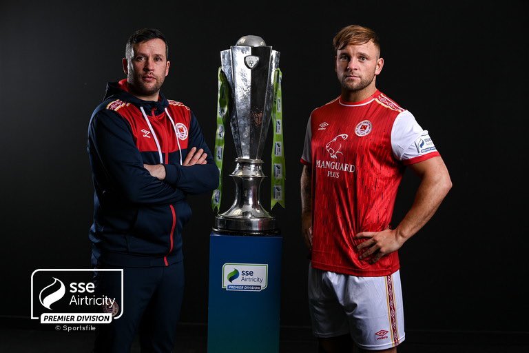 𝙍𝙚𝙖𝙙𝙮 𝙏𝙤 𝙂𝙤!

📸 Manager Tim Clancy &amp; defender Paddy Barrett pictured by <a href="/sportsfile/">sportsfile</a> at today’s @SSEAirtricityLg launch ahead of the 2022 season ⚽️ 

𝙎𝙀𝘼𝙎𝙊𝙉 𝙏𝙄𝘾𝙆𝙀𝙏𝙎 🎫 bit.ly/338wwKU

#StPatsFC #Saints2022 #BeInOurNumber 🔴⚪️