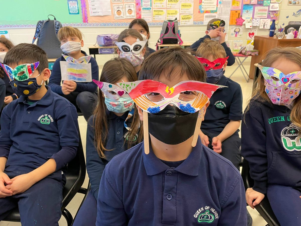 missromano26's tweet photo. Students enjoyed making their superhero masks for this mornings @LoveofLit_Books! A wonderful opportunity to explore a love of reading, and representation of diversity in books! @QHMilton https://t.co/QIbmdZJAc8