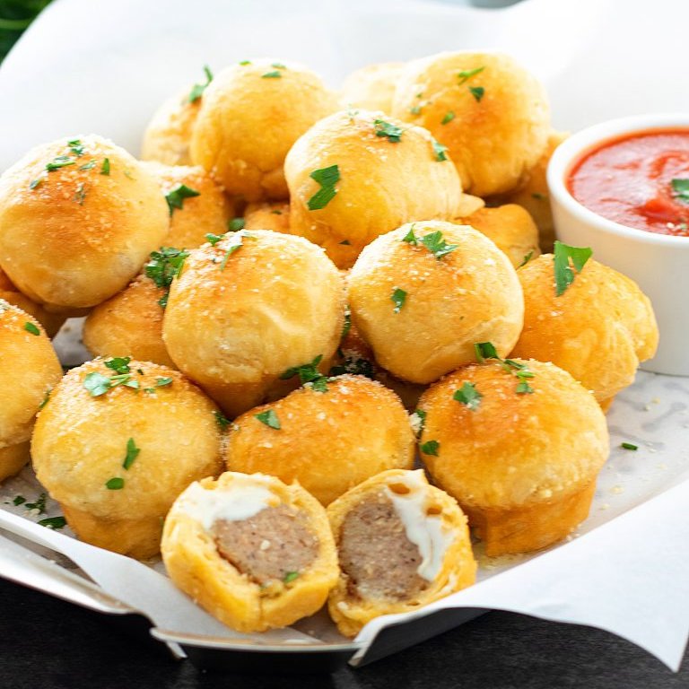 Melissa_MSSK's tweet photo. These simple biscuit wrapped Italian Meatball Bites are the kind of two bite appetizer that everyone gravitates to. Serve them with warm marinara sauce or pizza sauce on the side for dipping. #meatballbites #appetizer #gameday #Italianmeatballs
https://t.co/tgpOfBmrqv https://t.co/IFDrsxwefe