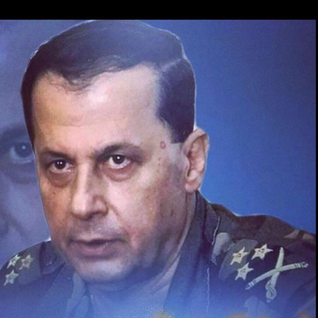 ayaaoun12's tweet photo. كيف ما بدنا نحبك...وانت للشرف عنوان...وكيف ما بدنا نحبك وانت الكرامة والعز والعنفوان......

#الله_لبنان_عون_وبس https://t.co/r5CdBxlVGC