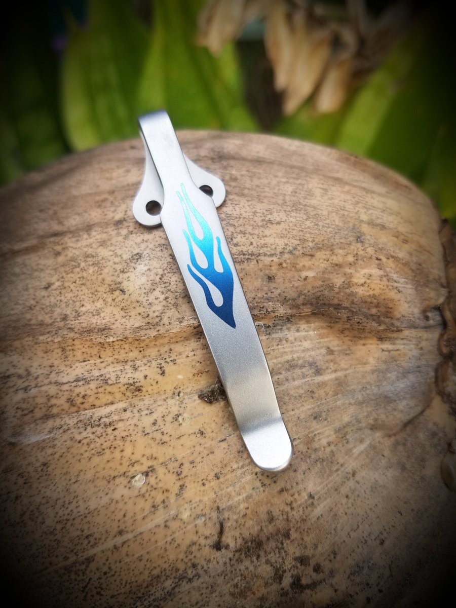 popscustomclips's tweet photo. @KenjoriNft Newly minted collection called "10 Years in Titanium". https://t.co/NiDC1avwCc   My 10 year self-taught journey creating knife art through titanium pocket clips.  Over $3K USD unlockable content. Artist story at:  https://t.co/BpRJwuY5Wl https://t.co/3IatdlZo1t