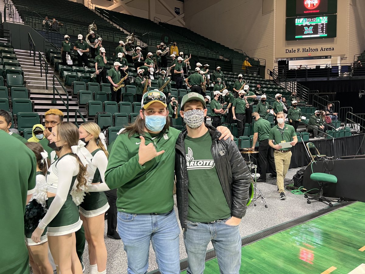 Charlotte49ers's tweet photo. Want to sit courtside during @CharlotteMBB games this year? 

It's simple! 

Take a 📸 showing your Niner pride 🤙 and use #YouImproved.

Powered by @OrthoCarolina! https://t.co/S7p1kCtYsE