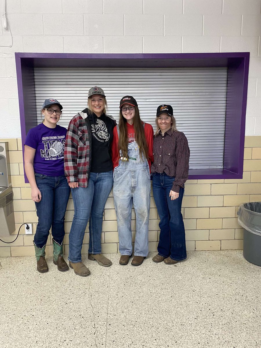 It is FFA sweetheart week! Monday they dressed up as their favorite farm animal and Tuesday was opposite farmer gender day!!