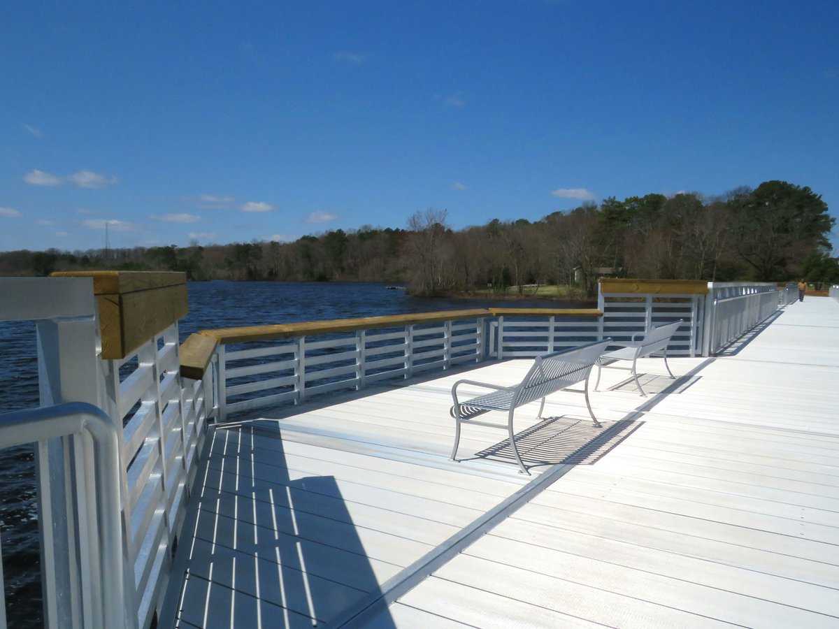 KRDBench's tweet photo. #ViewsFromTheBench can be spectacular any time of year! This new trail at Killens Pond State Park goes across the pond to connect two sides of the park. And what better way to take in the views than from a Pullman bench. https://t.co/I0QkiEKjYr @DelawareDNREC @DEStateParks https://t.co/UDhu632D7T