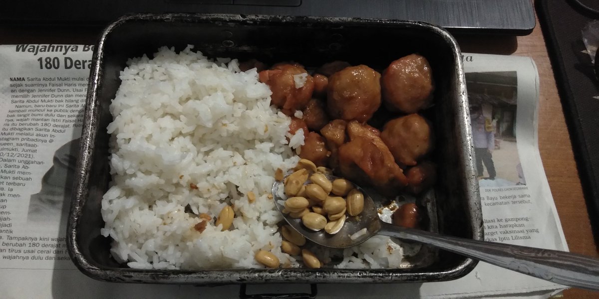 [tumis mentega somay lelek saos dena]

bahan:
- bawang putih 1 siung, rajang halus
- mentega satu sendok makan (utk porsi 5rb somay)
- kecap manis sekodek

masak:
- mentega
- bawang putih rajang, sampai harum
- tuang somay lelek saos dena
- api kecil, agar tidak lengket
- kecap