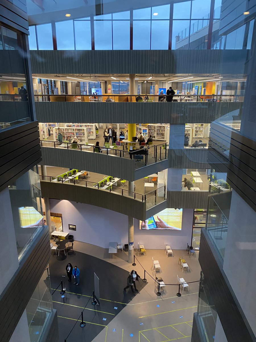 teachernudge's tweet photo. A wonderful buzz tonight @CAVC #OpenEvening

Stunning set up from @Sarah_A_Hughes and the marketing team 🙌🏽

#inspiration #education https://t.co/UajN4k1kli