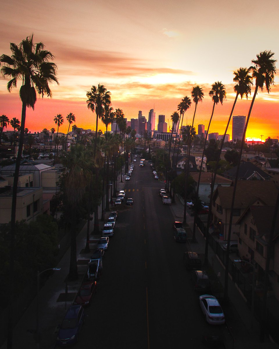 🤚🏻✋🏻 knees weak …mom's spaghetti