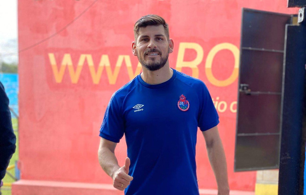 NICOLÁS MARTÍNEZ ex Sportivo Trinidense entre otros Clubes es nuevo jugador del Club 24 de Septiembre de Areguá para el torneo de la B Metropolitana está Temporada.