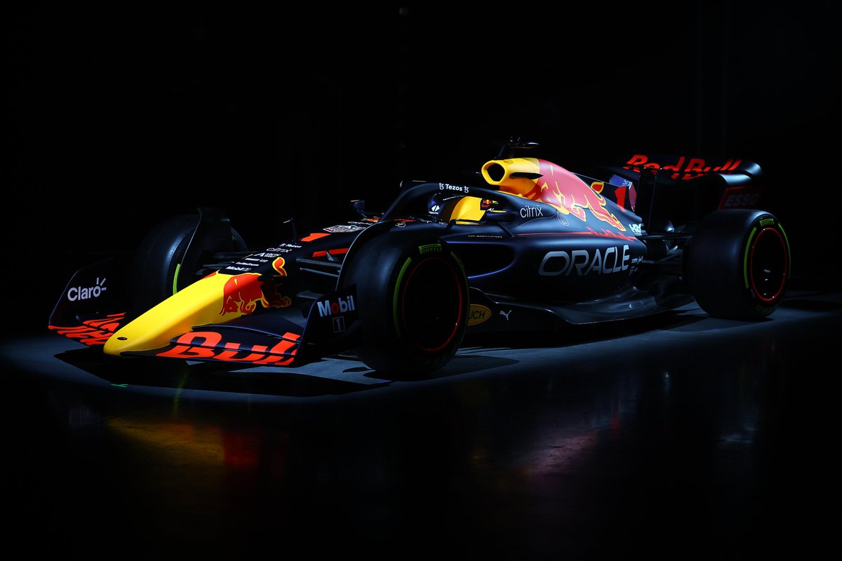 redbull's tweet photo. 👏WHAT👏A👏FLEX👏 @redbullracing https://t.co/9vramnXQPM