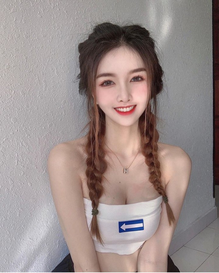 Wanshe15's tweet photo. 新一轮（20）
称呼：性感女王
特性：可以玩各种调教
属性：美女网红骚货母狗
要被性感女王调教还是调教性感女王
要意淫或文爱的请在留言区直接开始
#意淫 #文爱 #射屏 https://t.co/obmsl08RX8