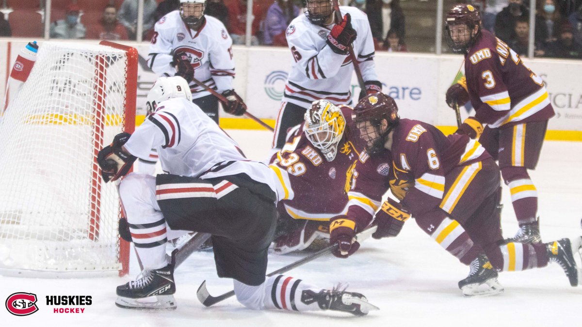 SCSUHuskies_MH's tweet photo. We've seen this before, @meierspencer26! 🙌

#GoHuskies | #HuskyHockey 🏒 https://t.co/7WlAlzVLhq