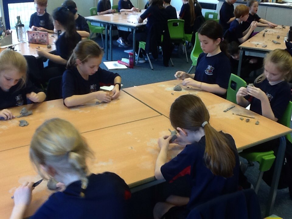 Class10JR1's tweet photo. Some fantastic masterpieces! @StAnnesOrmskirk #Arcticanimals #clay https://t.co/IKb66WS6pv