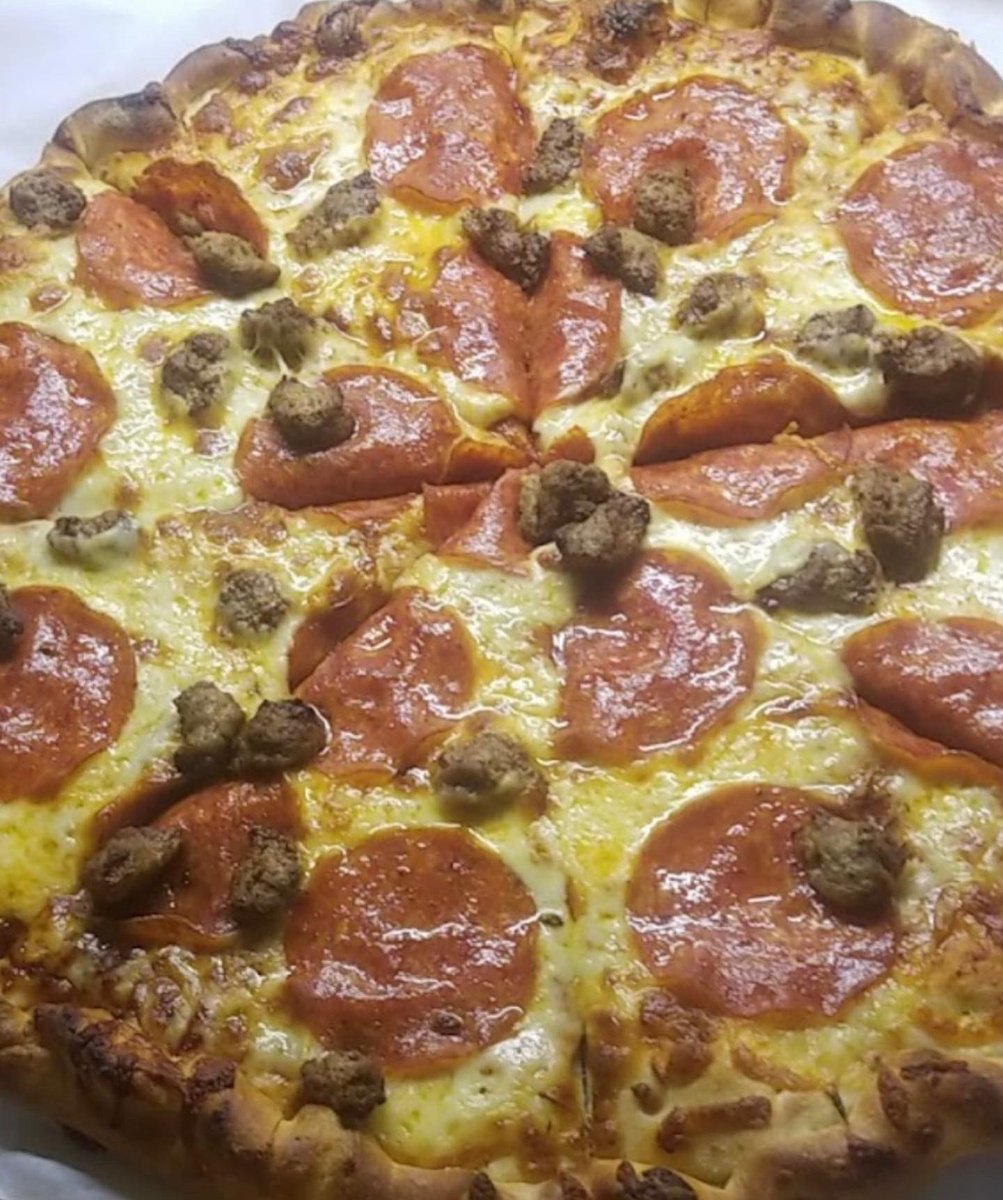 Bennetts_Bar's tweet photo. ITS #NationalPizzaDay !!  STOP IN FOR SOME DELICIOUS PIZZA! https://t.co/D7iTtdtYnl