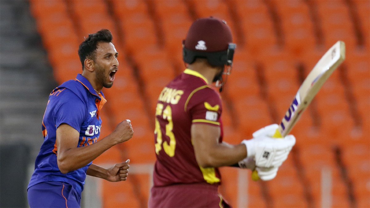 Prajapati9576's tweet photo. #INDvsWI #INDvWI #PrasidhKrishna

@prasidh43 stars as India down West Indies to clinch ODI series

CLICK FOR MORE PICS: https://t.co/TgCVSWCLsN https://t.co/IFv7C0r9dJ https://t.co/Q1tHYkIZRM
