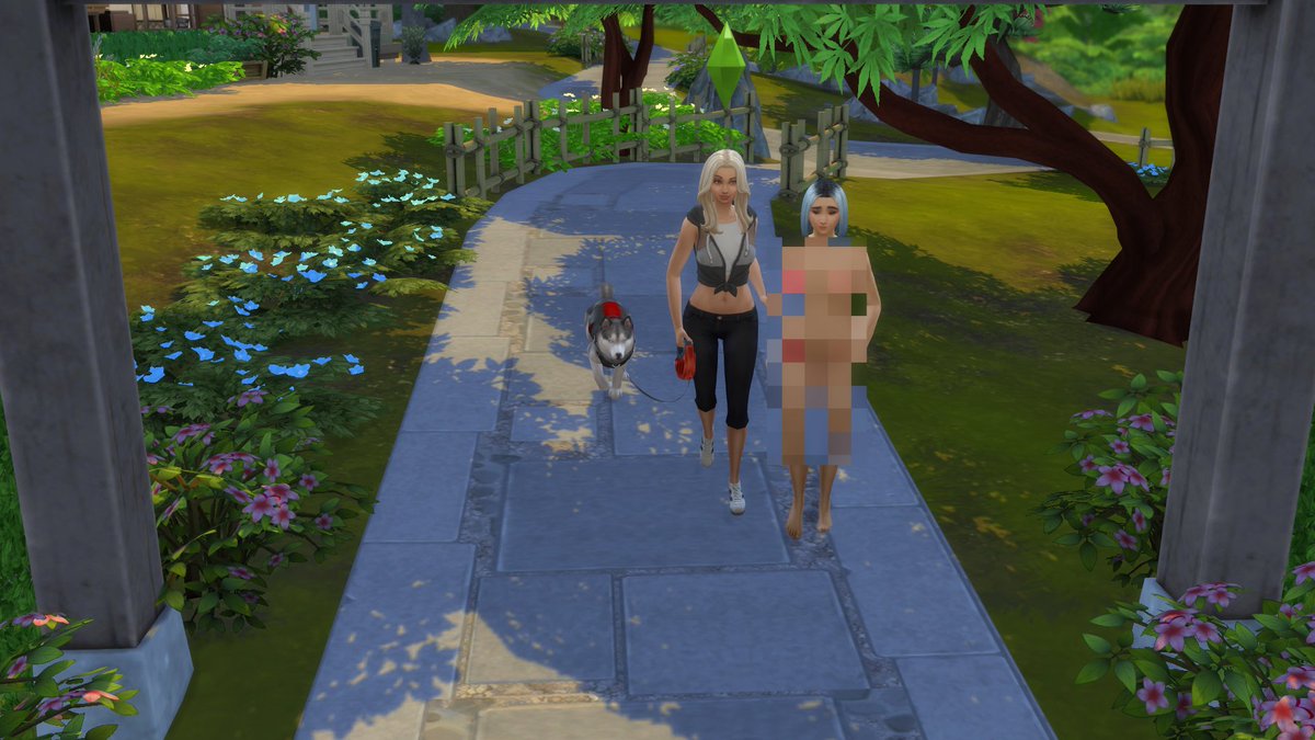 beaky_plays's tweet photo. Hey @TheSims, what's with all the people streaking/jogging nude? I mean I'm all for it but - ??? #TheSims4 #TheSims https://t.co/VPDiATlvpf
