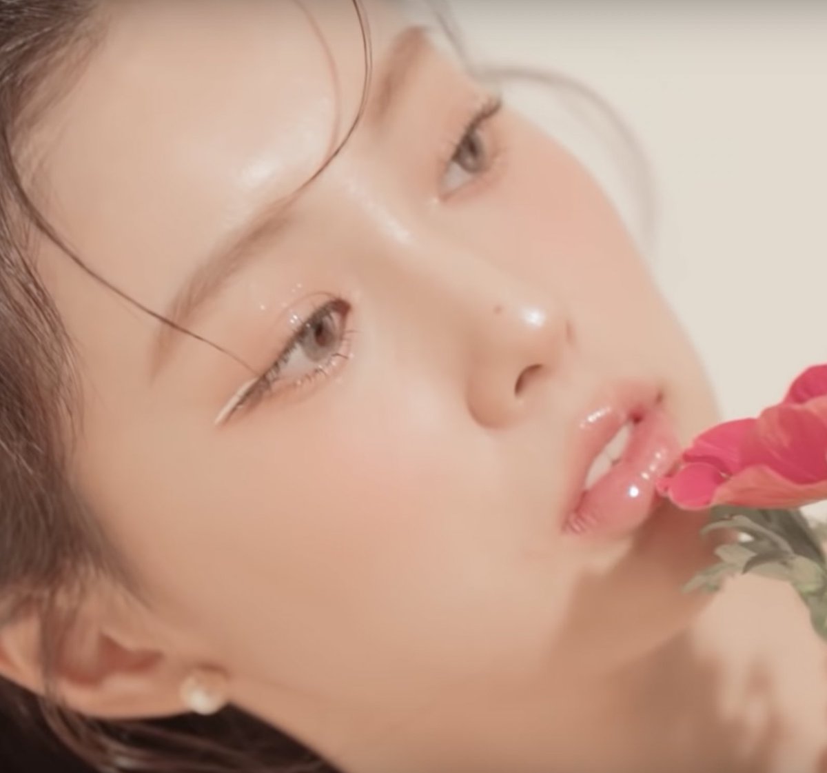 hyewonhrly's tweet photo. 🌹🌺🌹
#HYEWON #강혜원 https://t.co/3UZx3dPvGY