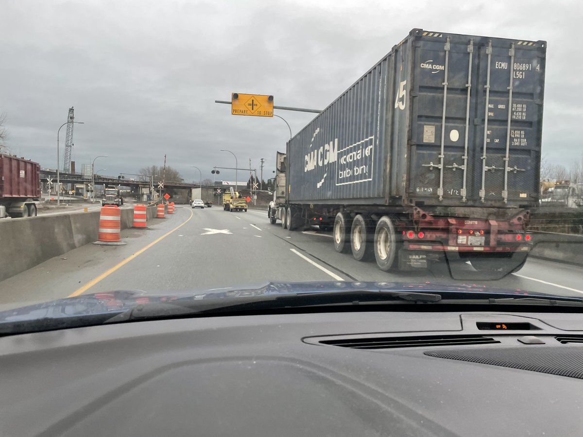 EhCanada's tweet photo. Dash cam captured true trucker convoys.  #publichealth https://t.co/XP5gDPslH8