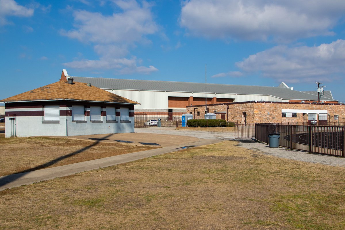 redoakisd's tweet photo. Prop B includes new stadium restrooms, locker rooms, an officials locker room, & concession stands including handicap accessibility. The new facility for amenities will be located on the south end of the stadium and former facilities will be removed. #RObond22 https://t.co/SsrWWf1zhC