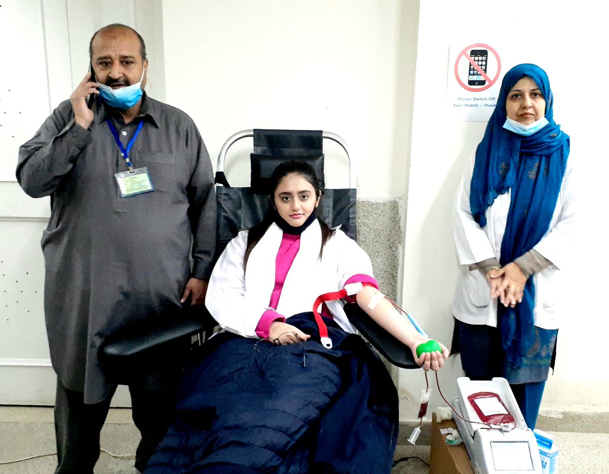 ath_ayub's tweet image. Pathology department of Ayub Medical College arranged blood camp in collaboration with regional blood centre abbottabad.

Its a moment of proud that female donors take a part and we highly appreciate their effort for a contribution to blood donation.
#ayubteachinghospital