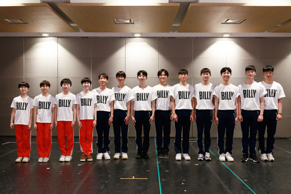 TWINSMAM_'s tweet photo. 4대 빌리하면 키순위 어찌 변할까요🤣
우진아 뒤에서 8번째는 꼭 사수하자!
이건만은 약속하자 😅 https://t.co/TvhELnqOIw