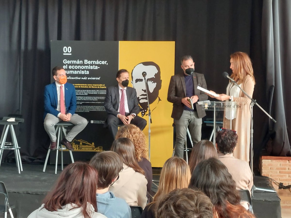 ayuntamientoibi's tweet photo. ⚫️🟡 Presentada l'exposició: "Germán Bernácer, el economista-humanista", en la qual es vol difondre el perfil professional i humà, però també el pensament i obra de l'economista-humanista alacantí més polifacètic i universal.  #germanbernacer #ua #Ibi https://t.co/tyHHMcVjQe