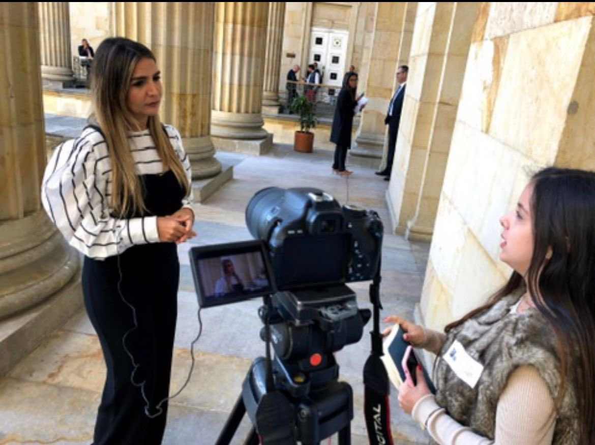 Ser periodista es sinónimo de pasión y compromiso. Una labor que goza de toda nuestra admiración, pero sobretodo de nuestro total agradecimiento! 

Feliz #DíaDelPeriodista