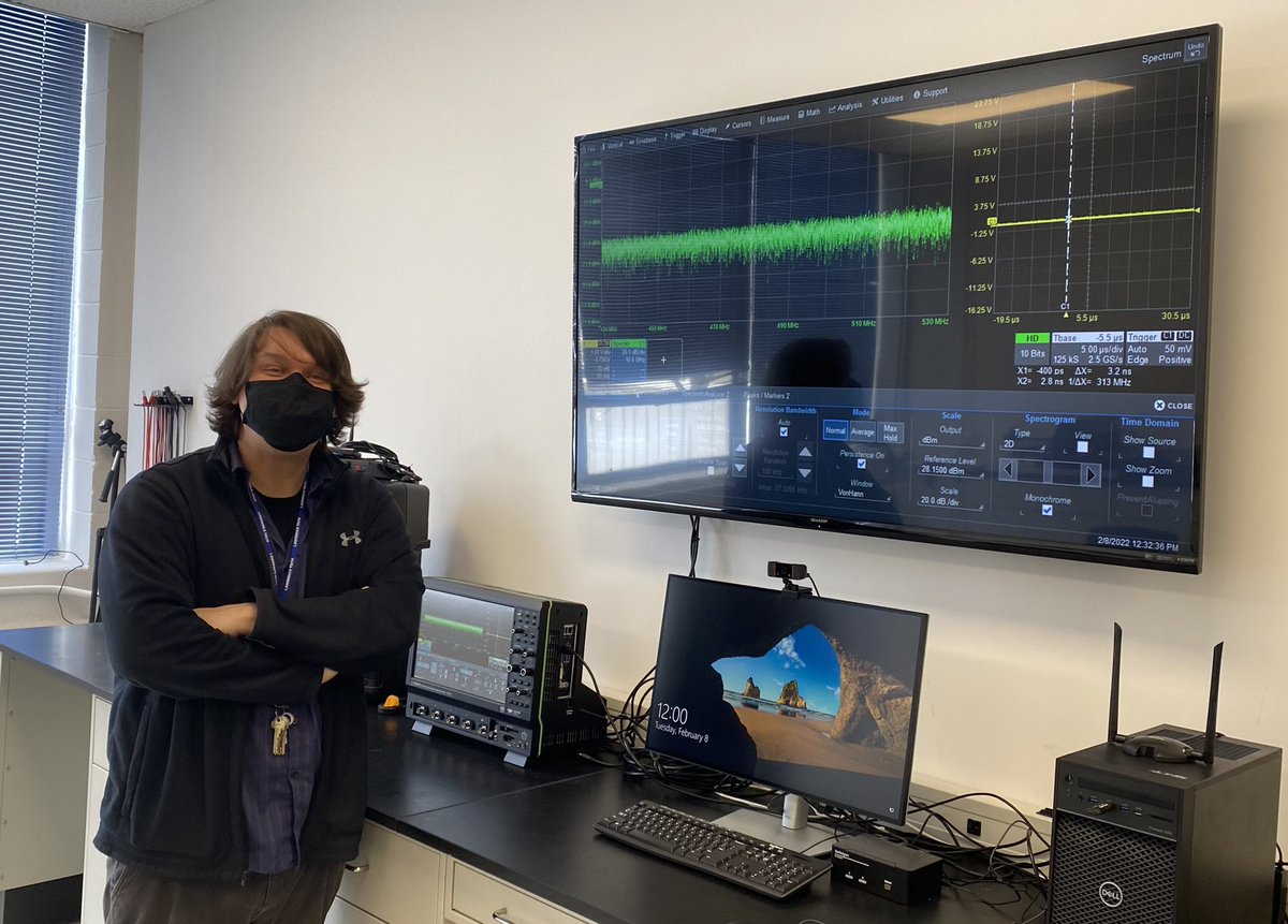 IngridTighe's tweet photo. Our #OaklandCounty economic development team had a fascinating tour of Lawrence Tech University’s Engineering department and Centropolis Accelerator! We learned about their various engineering programs and work with entrepreneurs and small businesses in Industry 4.0. https://t.co/AaQ52GMMyg