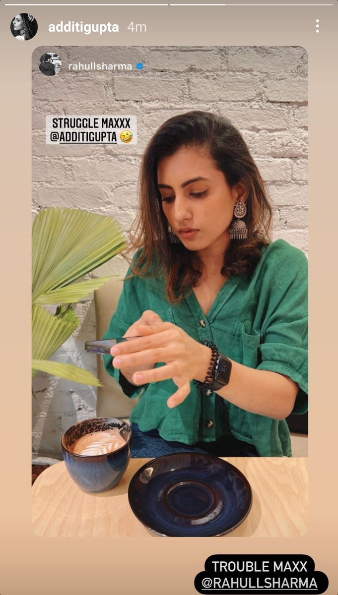 rishnaria123's tweet photo. There friendship is so adorable 🥰 #additigupta #DhadkanZindaggiKii #rahullsharma https://t.co/kfWlSs6Kh6
