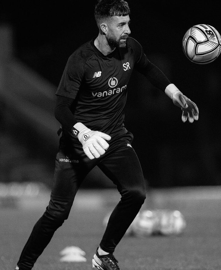russla23's tweet photo. A rare photo from last nights warm up. Destination…top bin 🏹 #confidencekiller https://t.co/mqcH2zjDMj