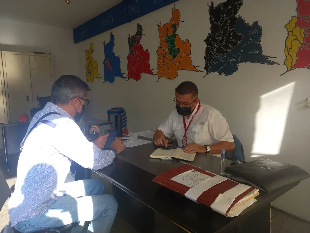 #Táchira Siguiendo lineamientos de la directora de @ZonaEducTachira Lcda. <a href="/Berzabethg1/">Berzabethgandicaoficial</a> jefe de División sostiene reunión con el director estadal del FEDE, Arq. Pedro García.  <a href="/NicolasMaduro/">Nicolás Maduro</a> <a href="/yelitzePSUV_/">Yelitze Santaella</a> <a href="/FreddyBernal/">Freddy Bernal</a> <a href="/KaremDeBernal/">Karem Durán de Bernal</a>
