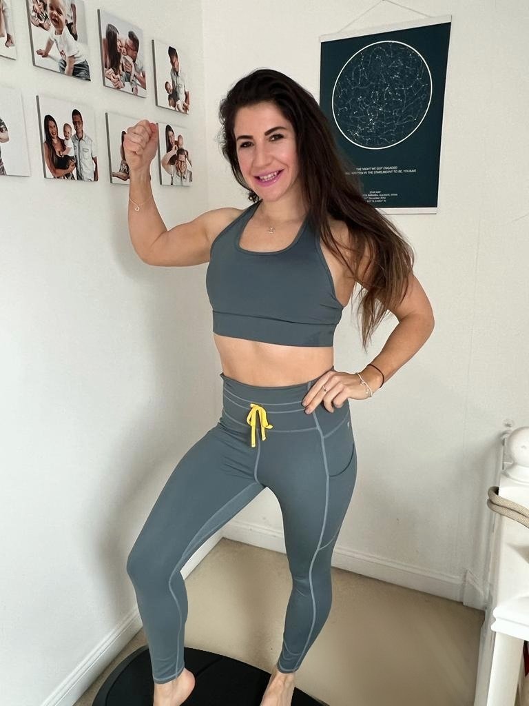 foxyhotgirl's tweet photo. #TeamFabletics #FableticsUK @Fabletics #Fitness #Workout  

You heard it from #TeamFabletics: New VIP members can get 2 leggings for 24£ AND 70% off single items using the link in my bio
https://t.co/a2WV3siBja https://t.co/sZFfvvIV22