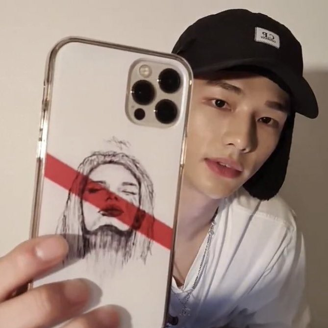 phone case rfid Nova Phone Cover – Elegant Shielding with RFID