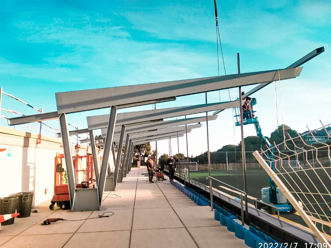 👉🏻 Construcción de la nueva marquesina para el campo de fútbol de Sant Andreu de Llavaneres ⚽️🔝
.
.
.
.
.
.
#Vialser #constructora #construccion #campodefutbol #santandreudellavaneres #llavaneres #obracivil #obrapublica #maresme #Mataró