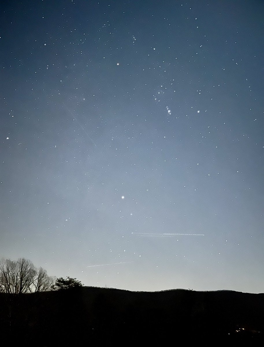 eshansen_2's tweet image. Another clear, starry night with Orion and Sirius front and center over Massanutten mountain. Fort Valley, VA. #Astrophotography @capitalweather