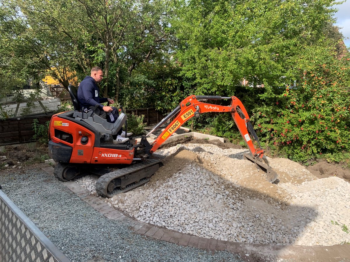 ProjexSand's tweet image. Finally some favourable weather for our groundworks team starting this block paving project.