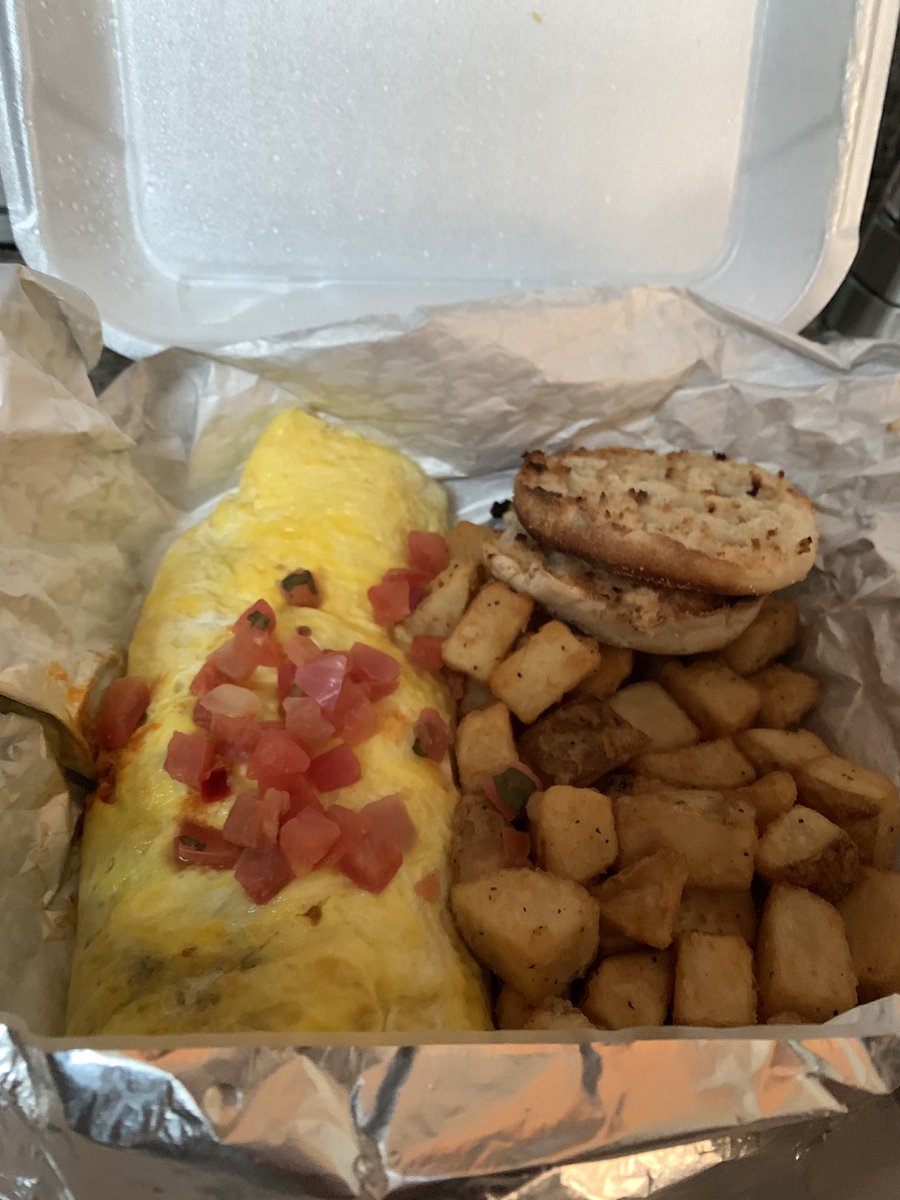 gabynatali_'s tweet photo. Not feeling well today so I’m working from home and let my boss know. He told me to feel better and ordered breakfast to my house to lift my spirits 😭 God bless all the good bosses out there that go above and beyond to make their employees feel cared about. https://t.co/n7O0E0bfr5