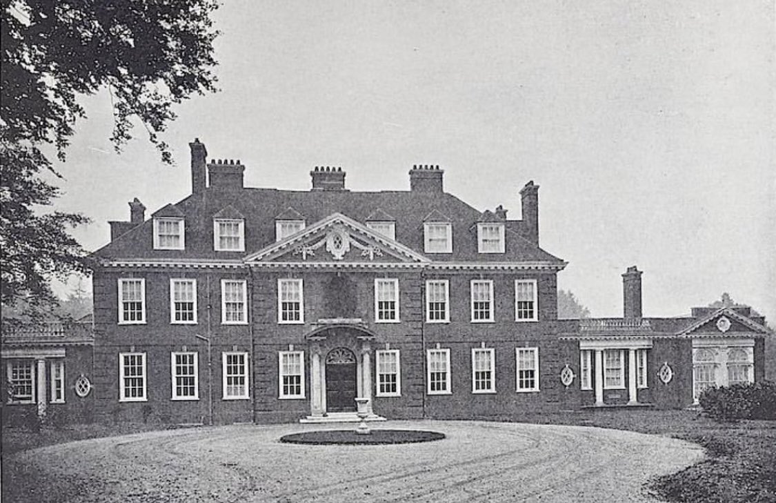History Fact 📚 

Hunton Park was originally called Hazelwood House when first built in the early 19th century. The original house was destroyed in 1908 and completely rebuilt. 

#throwbackthursday #history #19thcentury #manorhouse #kingslangley #hertfordshire