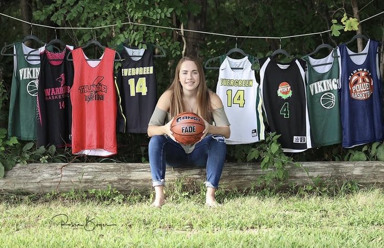 evgnhs's tweet image. Meet Bekah Bowser!
Why she enjoys NHS-Being around like-minded people who want to give back to our community
Favorite service activity-Pumpkin rolls
Favorite class-Graphic design
Extracurriculars-Basketball
Future career plans-Continue her academic &amp;amp; athletic career in college