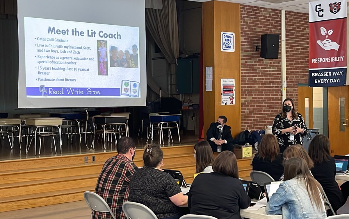 Our K-5 Literacy Coach <a href="/GCReadWriteGrow/">Jen Christensen</a> is sharing her background and introducing her new role to <a href="/Brasserway/">Florence Brasser Elementary</a> while modeling an instructional technology tool. #GCPride
