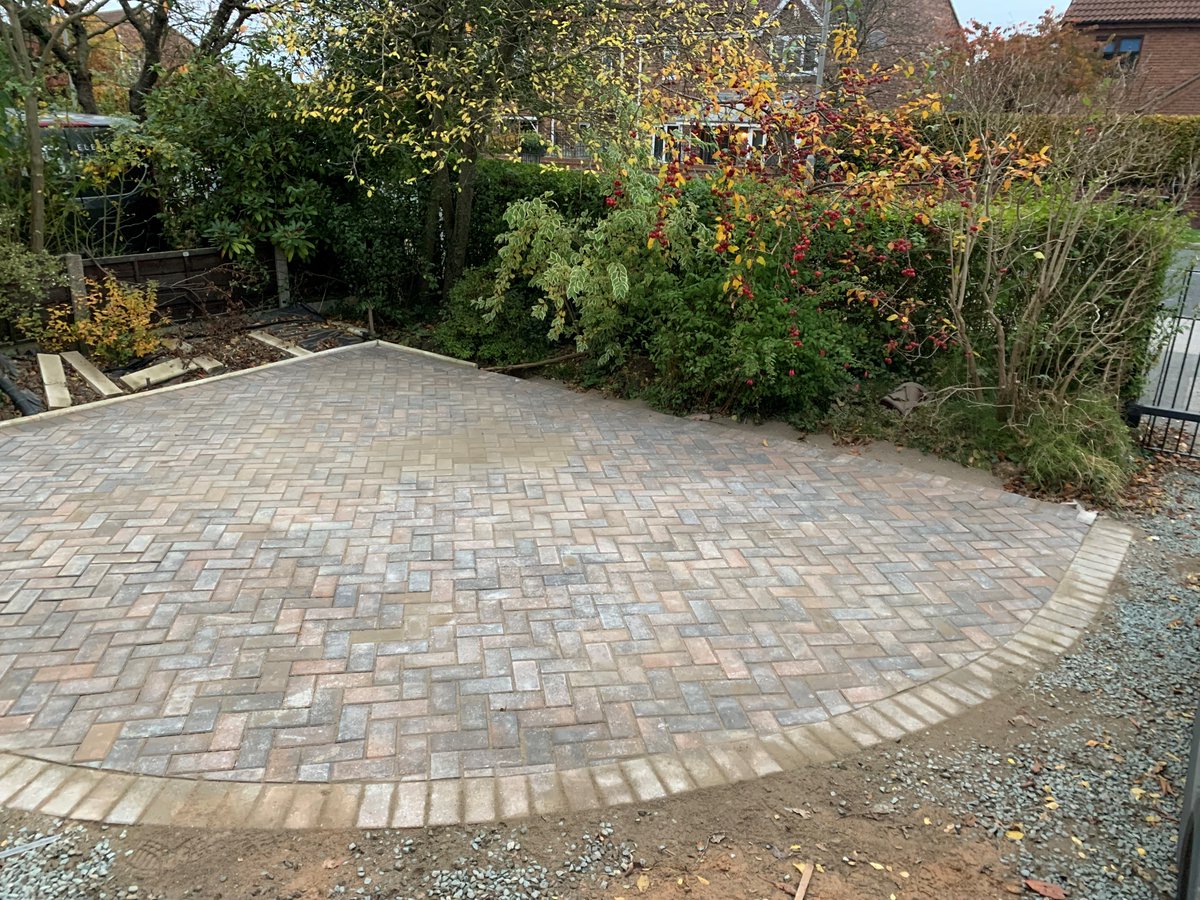 ProjexSand's tweet image. All cuts done and ready for the clean up. Sand Projex offer fully property maintenace services. #Building #painting #plumbing #electrical