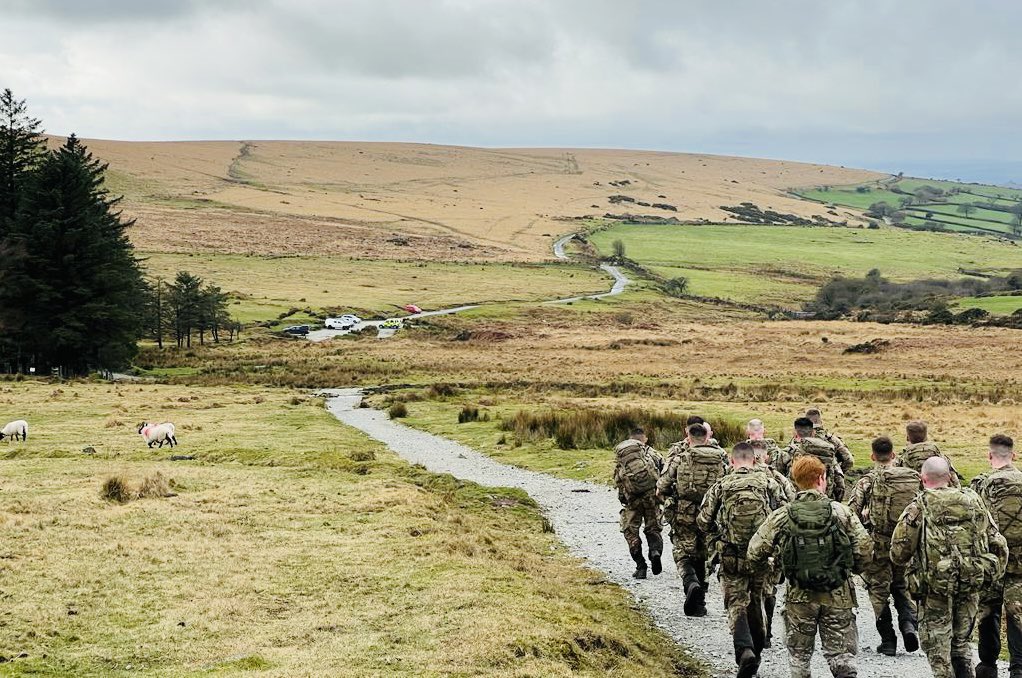 CommandoTRG's tweet photo. 313 Troop syndicate one on their 30 miler going past the iconic Scout hut. @RoyalMarines #Commandos #30miler #Royalmarines #Commandotest #Dartmoor #Scouthut https://t.co/LalVel2L9u