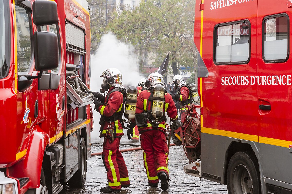 GDarmanin's tweet image. En 2021, les agressions contre les sapeurs-pompiers ont baissé de 14%. (1518 agressions contre 1764 en 2020). 

Nous ne laisserons jamais rien passer face à ceux qui attaquent nos sapeurs-pompiers👇