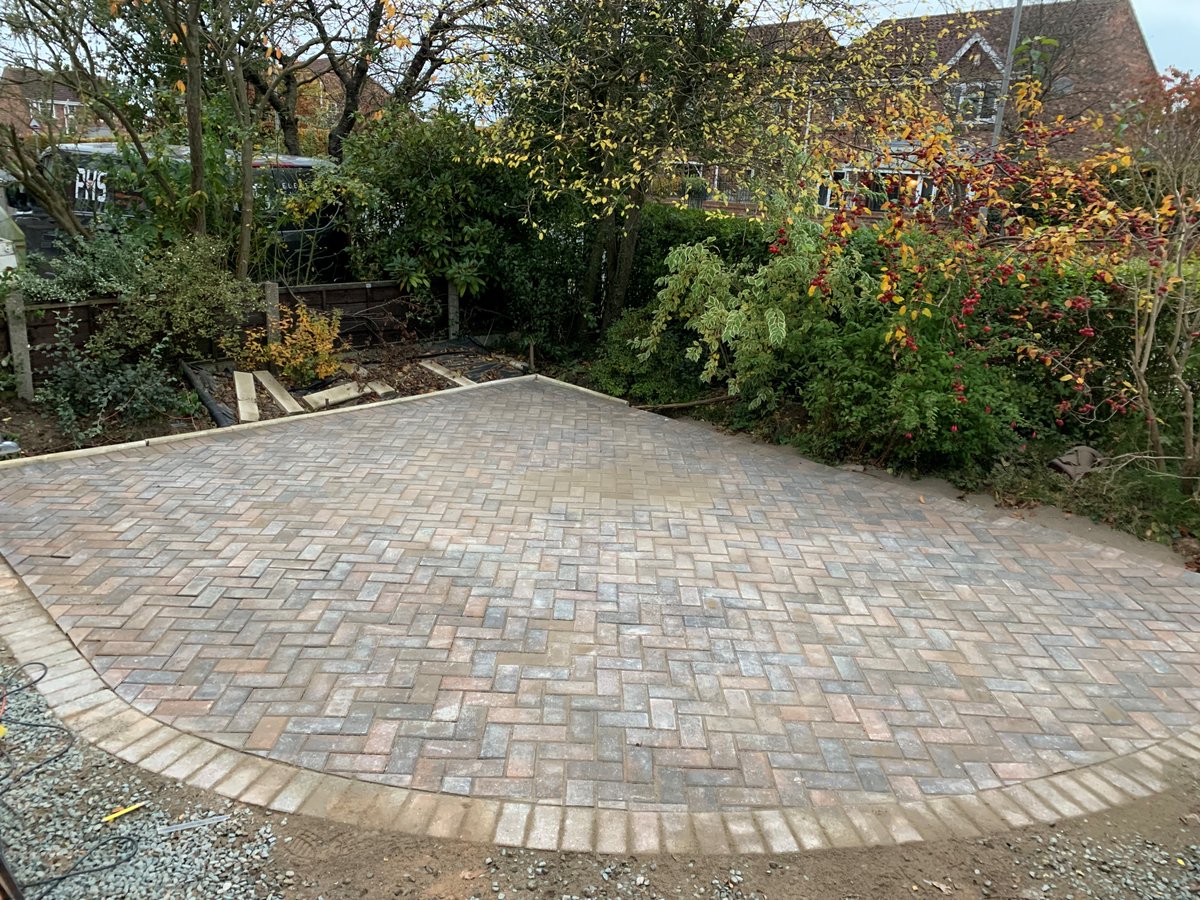 ProjexSand's tweet image. All cuts done and ready for the clean up. Sand Projex offer fully property maintenace services. #Building #painting #plumbing #electrical